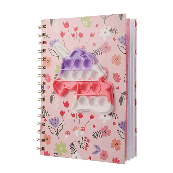Quelle est la différence entre un journal et un cahier?